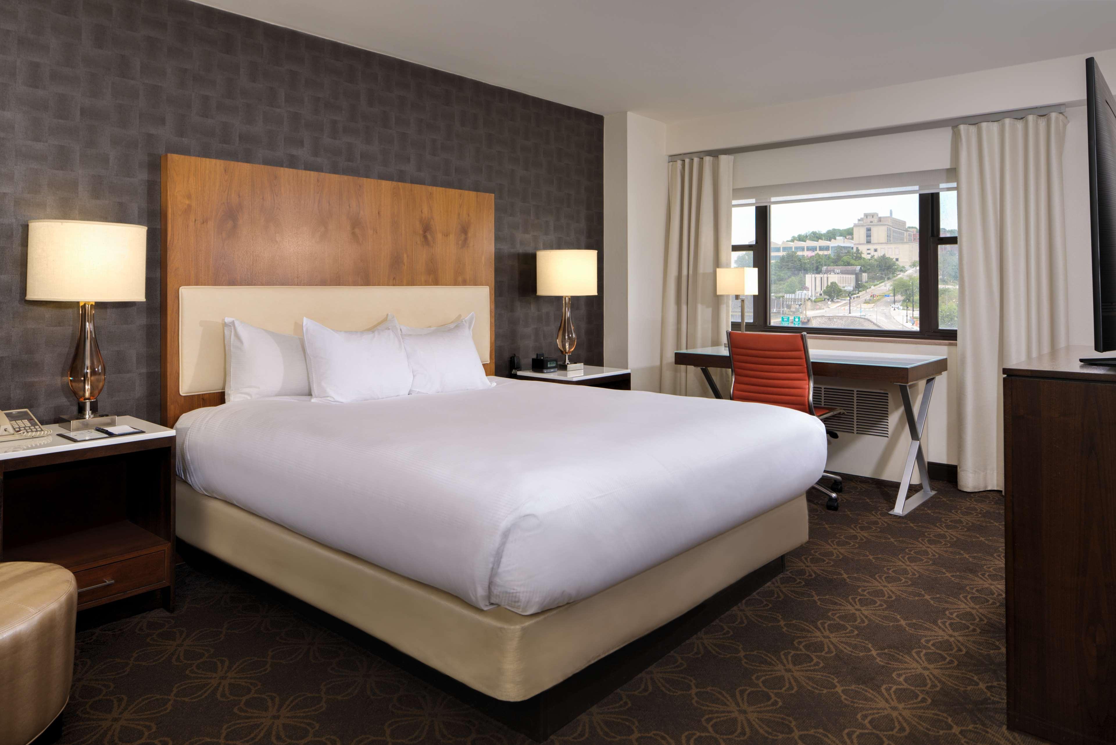 Doubletree By Hilton Hotel & Suites Pittsburgh Downtown Eksteriør bilde