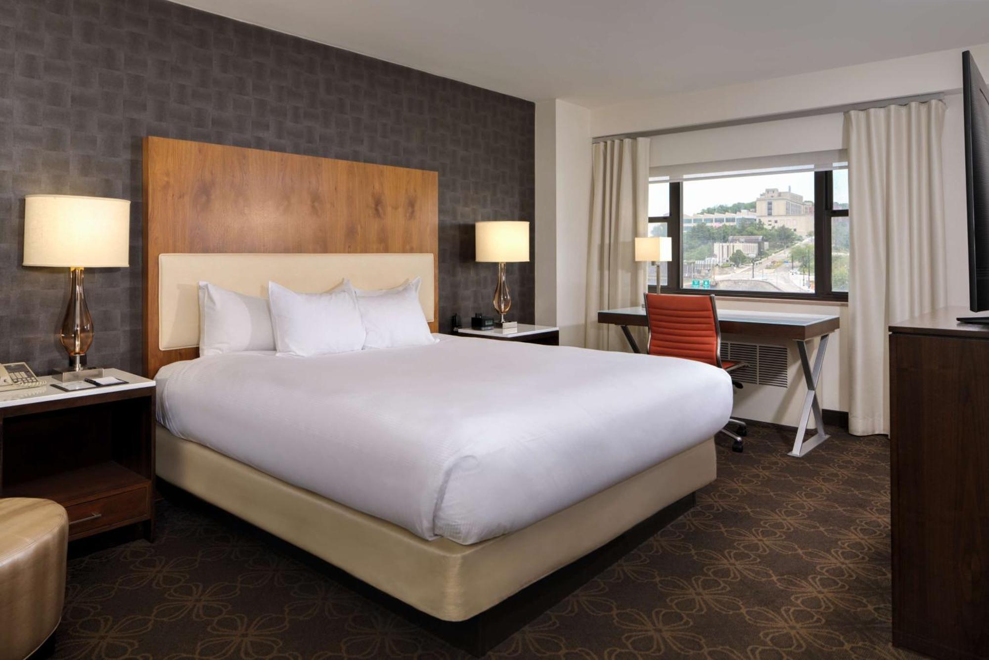 Doubletree By Hilton Hotel & Suites Pittsburgh Downtown Eksteriør bilde
