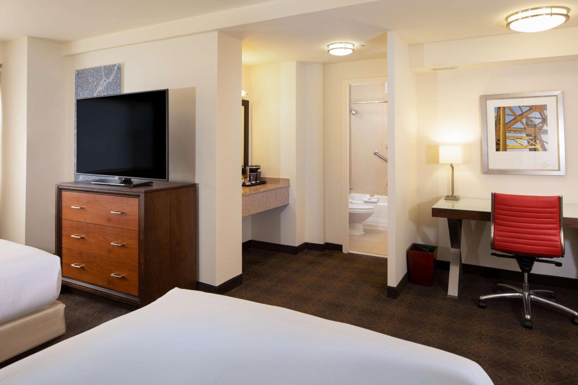 Doubletree By Hilton Hotel & Suites Pittsburgh Downtown Eksteriør bilde